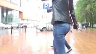 AsianPornHub Russian wrigle ass under rain Guy - 1